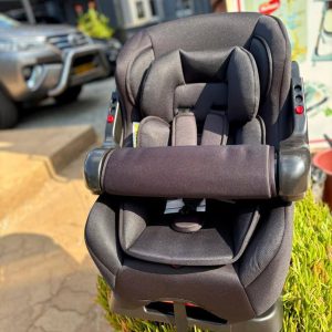 Reclining Baby Car Seat with an adjustable security barrier - Black